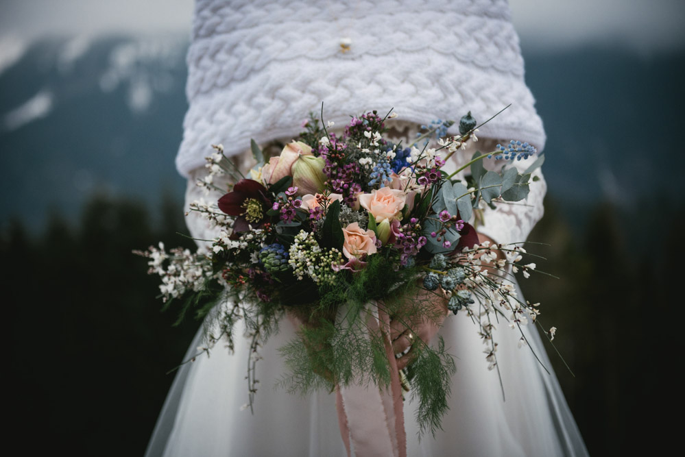 Bouquet de mariée by Lilas Wood, designer floral mariage près de Lyon - Photographe : Zéphyr et Luna