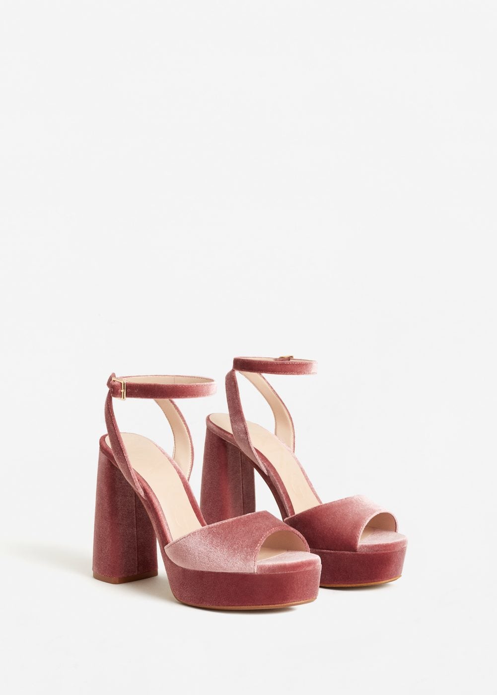 17. sandales-talons-carre-velours-rose-chaussures-mariee