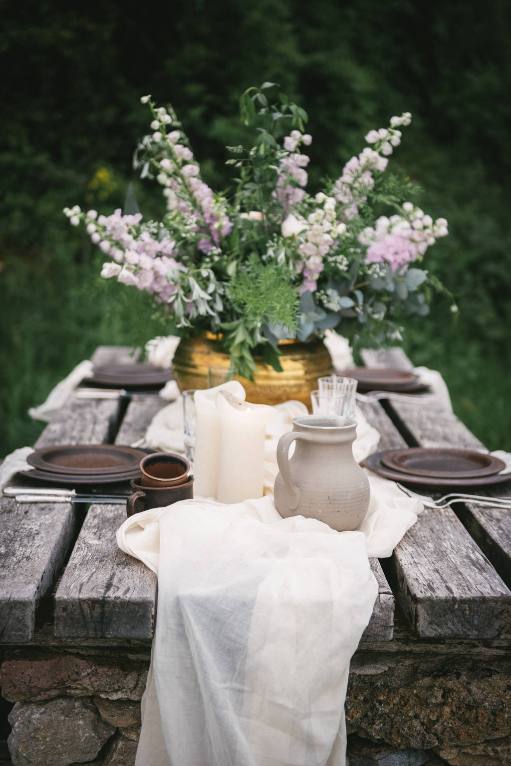 Centre de table by Lilas Wood, designer floral mariage près de Lyon - Photographe : Zéphyr et Luna
